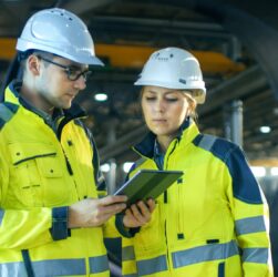 Mũ bảo hộ lao động Nhật Quang có tốt không ?