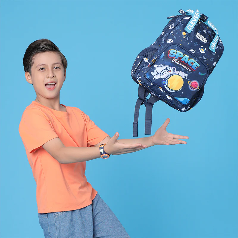 balo-mau-giao-space-adventure-xanh-clever-1