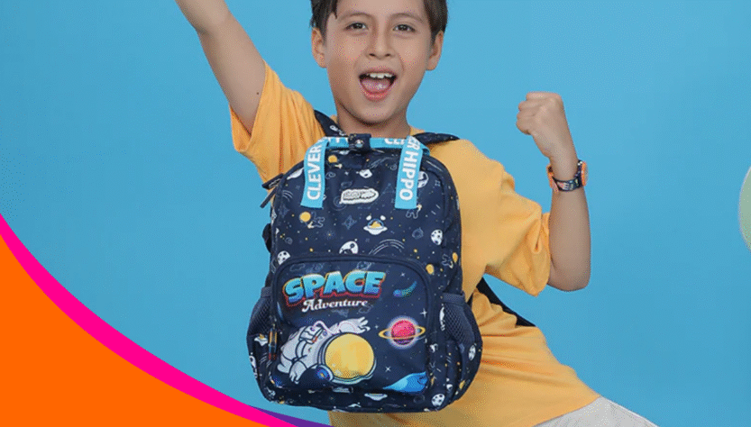 balo-mau-giao-space-adventure-xanh-clever