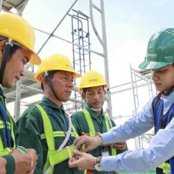 Kinh Nghiệm Chọn Quần Áo Bảo Hộ Lao Động Chuẩn Theo Ngành Nghề