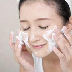 Trị Mụn Ẩn, Mụn Đầu Đen Nhanh – Hiệu Quả Tại Da Liễu Hà Nội